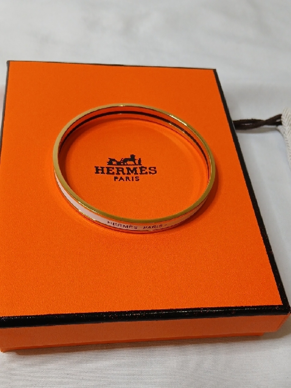 Hermès Gold and White Enamel Bangle Bracelet - Picture 3 of 4